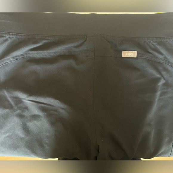 Figs black scrubs 1-xs top 2-s bottoms - Picture 3 of 4